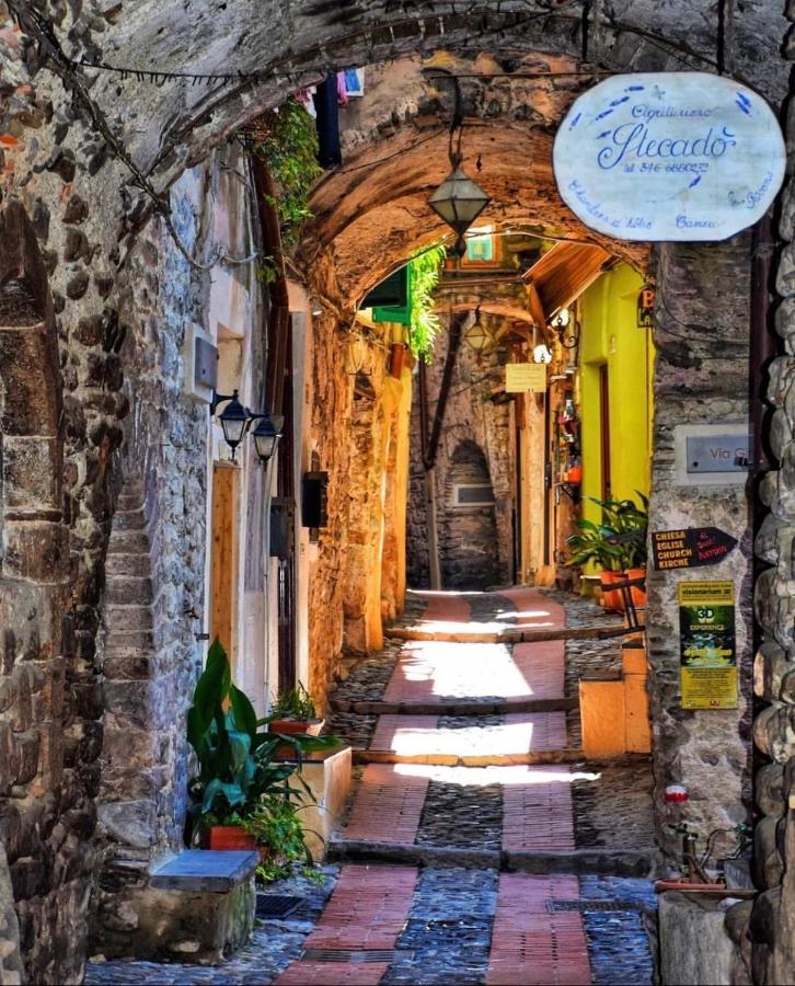 Stecado Caste - Dimora Storica Nel Cuore Del Paese Dolceacqua Eksteriør bilde